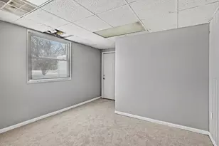 2900 Gentry Ln, Columbus, OH 43232 - Photo 10