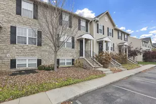 243 Oxford Oak Dr, Blacklick, OH 43004 - Photo 2