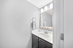 2073 Parklawn Dr, Lewis Center, OH 43035 - Photo 14