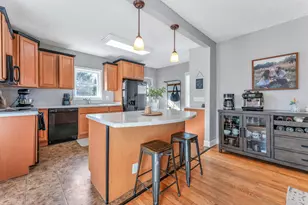 147 N Clayton St, Centerburg, OH 43011 - Photo 4