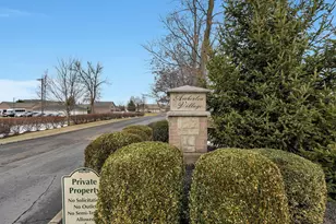 1317 Amberlea Dr W, Columbus, OH 43230 - Photo 2