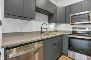 595 E Broad St, Columbus, OH 43215 - Photo 4