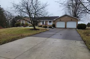 2765 Graham Dr NE, Lancaster, OH 43130 - Photo 1