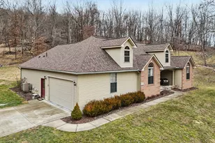 2363 Turnberry Ct, Newark, OH 43055 - Photo 2