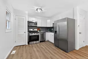 671 Simbury St, Columbus, OH 43228 - Photo 4