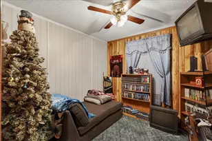 251 E 1st St, London, OH 43140 - Photo 20