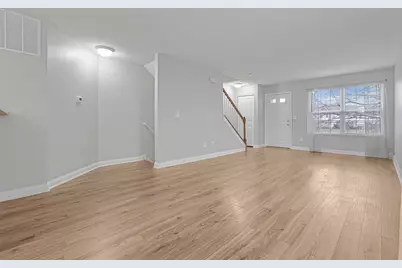 998 Hartford Village Boulevard #998, Columbus, OH 43228 - Photo 4