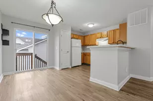 998 Hartford Village Blvd, Columbus, OH 43228 - Photo 8