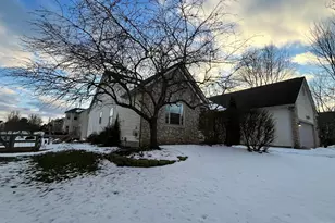 8947 Creek View St, Canal Winchester, OH 43110 - Photo 2