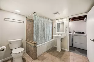 122 W Rathbone Ave, Columbus, OH 43214 - Photo 16