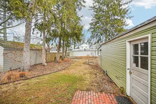 122 W Rathbone Ave, Columbus, OH 43214 - Photo 22