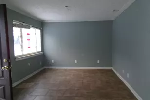 546 Emmit Ave, Columbus, OH 43228 - Photo 2