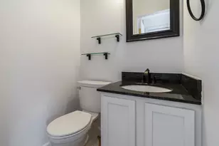 1217 Weybridge Rd, Columbus, OH 43220 - Photo 14