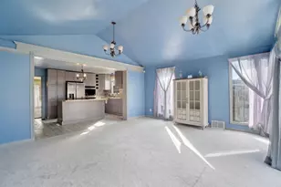 300 Dunbarton Rd, Columbus, OH 43230 - Photo 8