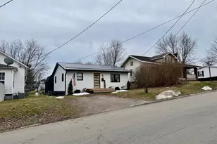 615 W Brown St, New Lexington, OH 43764 - Photo 1