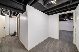 2350 Edenburgh Dr S, Columbus, OH 43219 - Photo 32