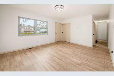 2350 Edenburgh Drive S, Columbus, OH 43219 - Photo 8