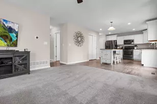 215 Mannaseh Dr W, Granville, OH 43023 - Photo 8