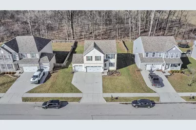 215 Mannaseh Drive W, Granville, OH 43023 - Photo 1