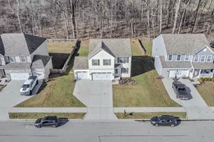 215 Mannaseh Dr W, Granville, OH 43023 - Photo 1