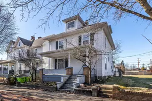 321 S Pickaway St, Circleville, OH 43113 - Photo 2