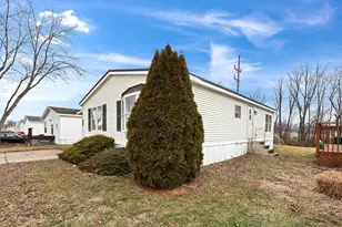 1100 Thornwood Dr SW, Heath, OH 43056 - Photo 4