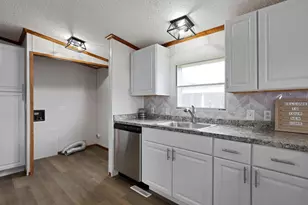 1100 Thornwood Dr SW, Heath, OH 43056 - Photo 16