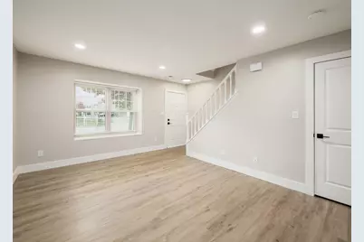 635 Pebble Place #B, Delaware, OH 43015 - Photo 2