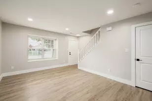 635 Pebble Pl, Delaware, OH 43015 - Photo 2