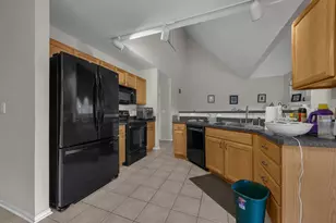 2390 Village at Bexley Dr, Columbus, OH 43209 - Photo 18