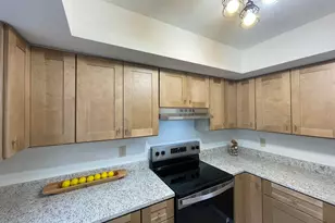 5273 Berrywood Dr, Columbus, OH 43220 - Photo 12