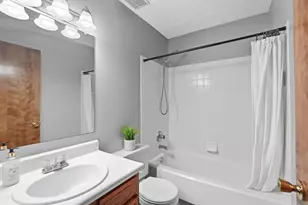 4500 Woodstream Dr, Columbus, OH 43230 - Photo 30