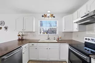 300 Shawnee Loop S, Pataskala, OH 43062 - Photo 16