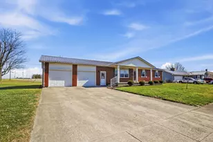 926 Old Chillicothe Rd SE, Washington Court House, OH 43160 - Photo 2