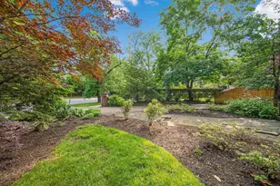 2465 E Broad St, Columbus, OH 43209 - Photo 12