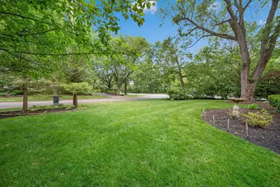 2465 E Broad Street, Columbus, OH 43209 - Photo 6