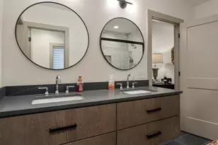 792 Highland St, Columbus, OH 43215 - Photo 22