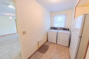 35 W Mound St, Fredericktown, OH 43019 - Photo 14