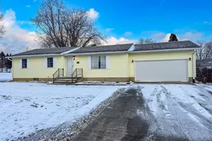 35 W Mound St, Fredericktown, OH 43019 - Photo 1