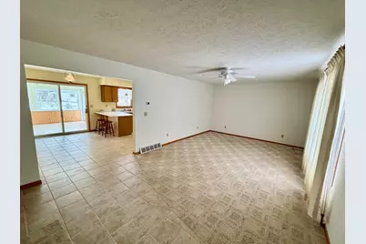 35 W Mound Street, Fredericktown, OH 43019 - Photo 4