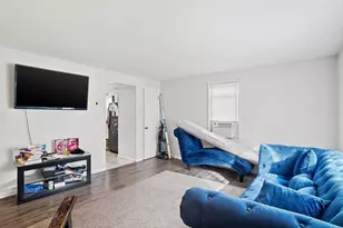 2192 Genessee Ave, Columbus, OH 43211 - Photo 10