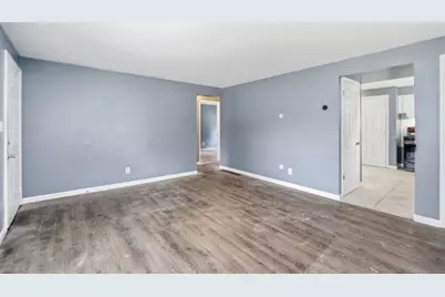 2192 Genessee Avenue, Columbus, OH 43211 - Photo 8
