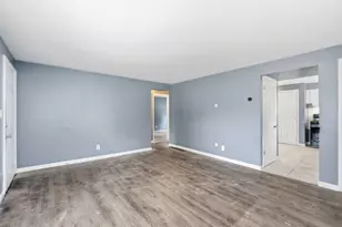 2192 Genessee Ave, Columbus, OH 43211 - Photo 8