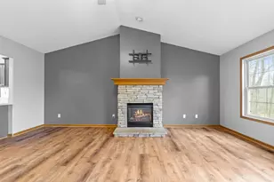 70 Queensway Ct, Howard, OH 43028 - Photo 8