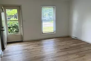 2154-2156 Jewett Dr, Columbus, OH 43229 - Photo 2