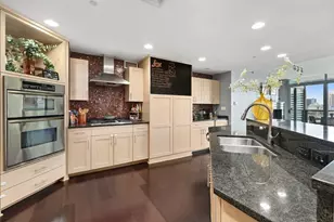 1 Miranova Pl, Columbus, OH 43215 - Photo 6