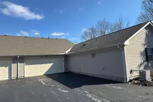 645 Kensington Dr, Heath, OH 43056 - Photo 2
