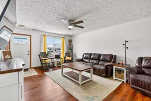 2339 Breeze Hill Dr, Grove City, OH 43123 - Photo 4