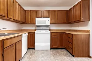 5885 Beechcroft Rd, Columbus, OH 43229 - Photo 12