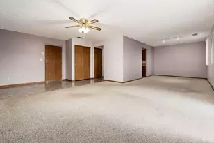 5885 Beechcroft Rd, Columbus, OH 43229 - Photo 6